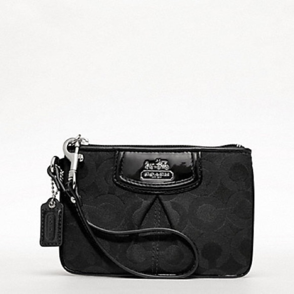 Coach wristlet ✨